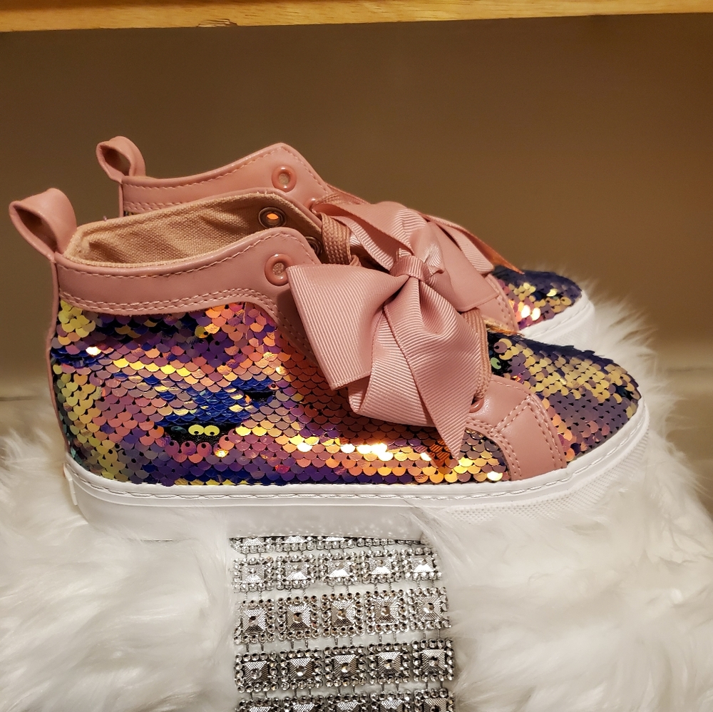 Kids sneakers